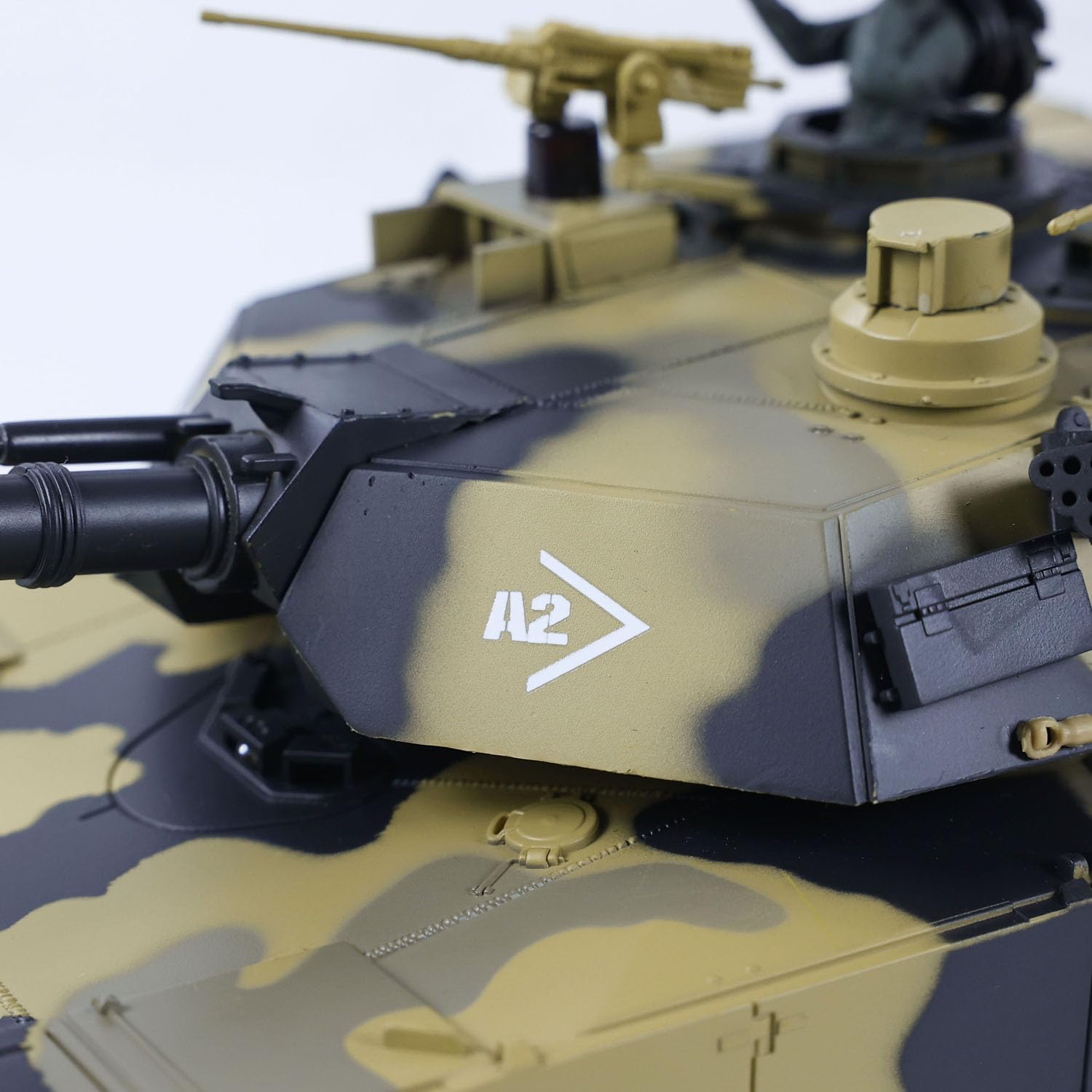 Heng Long® 1/24 RC Battle Tank Abrams M1A2 – Professional Edition – 320° Rotating Turret, Infrared Battle, BB Shooting & Real Sound